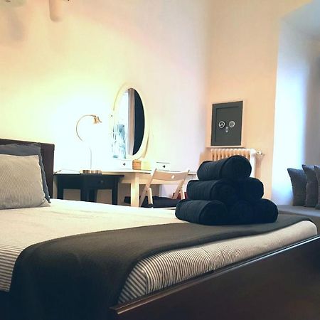 Lollipop Flats City Centre Deluxe Suite มาดริด ภายนอก รูปภาพ