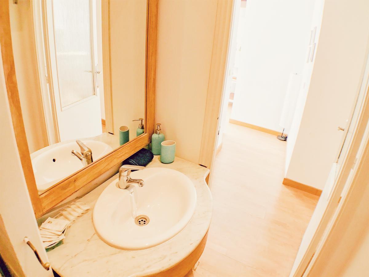 Lollipop Flats City Centre Deluxe Suite มาดริด ภายนอก รูปภาพ