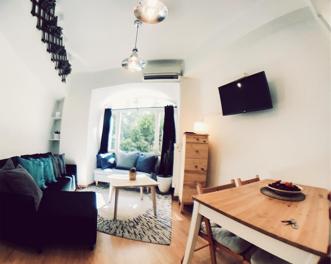 Lollipop Flats City Centre Deluxe Suite มาดริด ภายนอก รูปภาพ