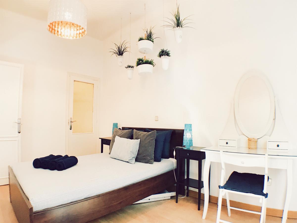 Lollipop Flats City Centre Deluxe Suite มาดริด ภายนอก รูปภาพ