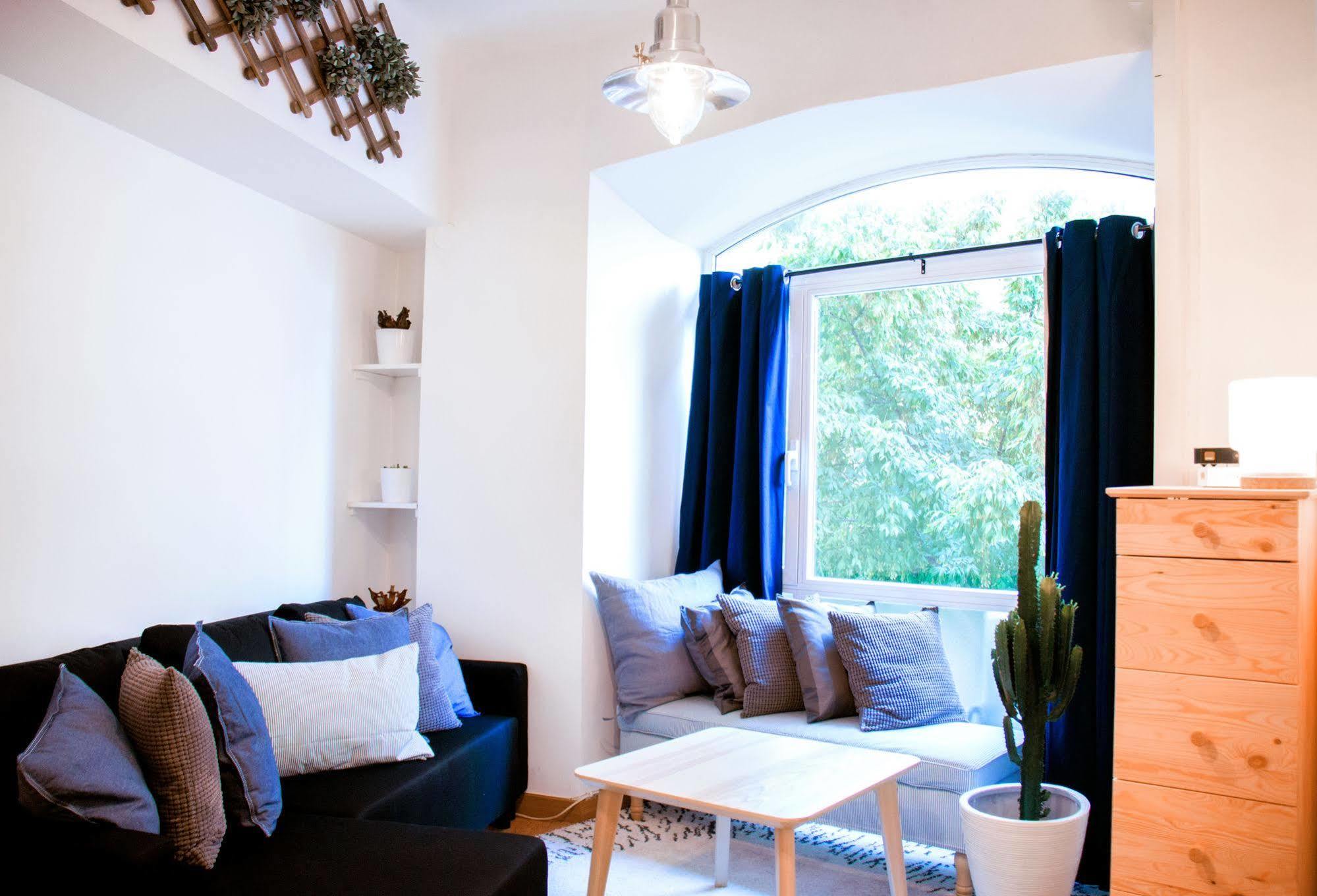 Lollipop Flats City Centre Deluxe Suite มาดริด ภายนอก รูปภาพ