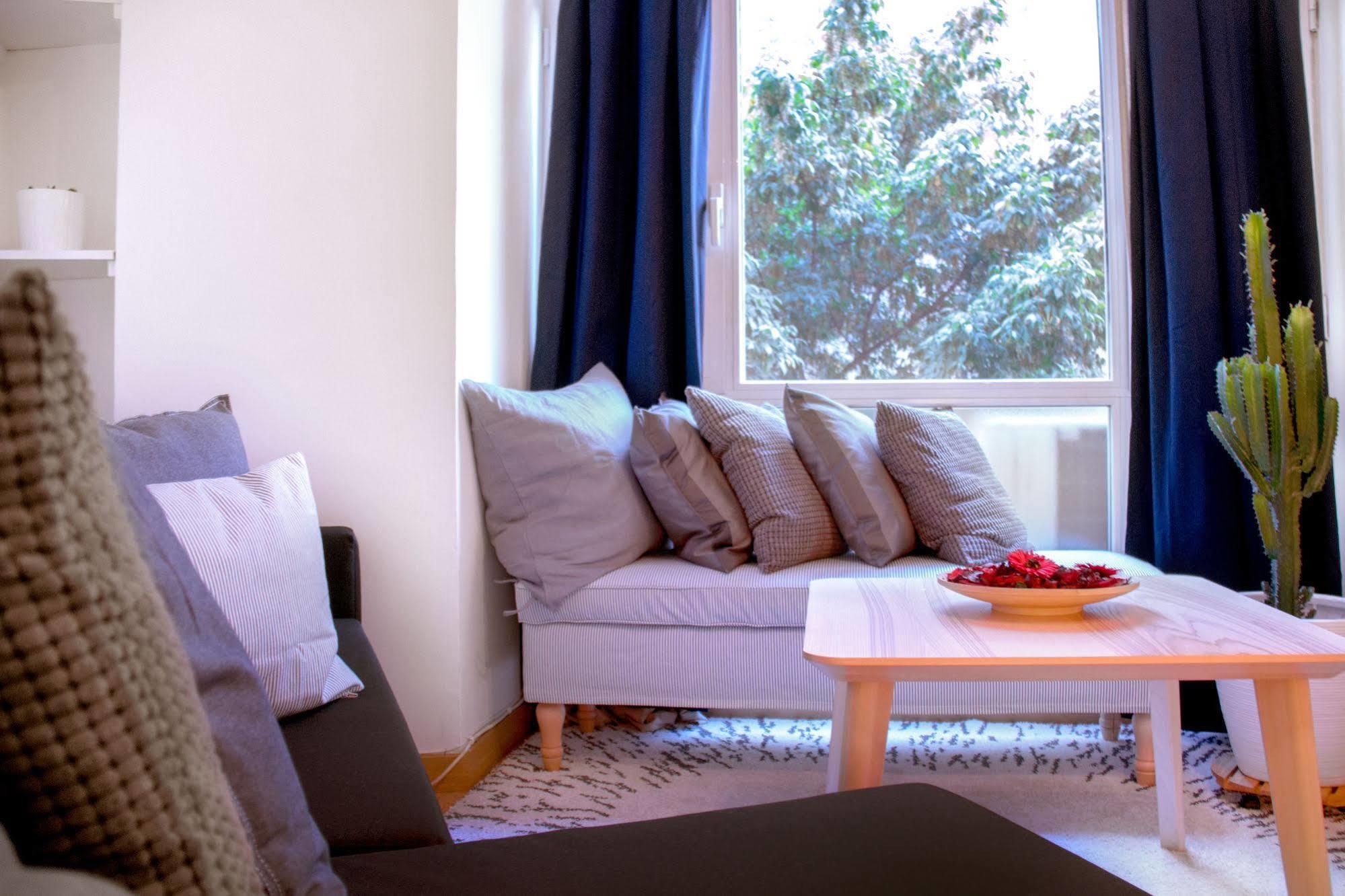 Lollipop Flats City Centre Deluxe Suite มาดริด ภายนอก รูปภาพ