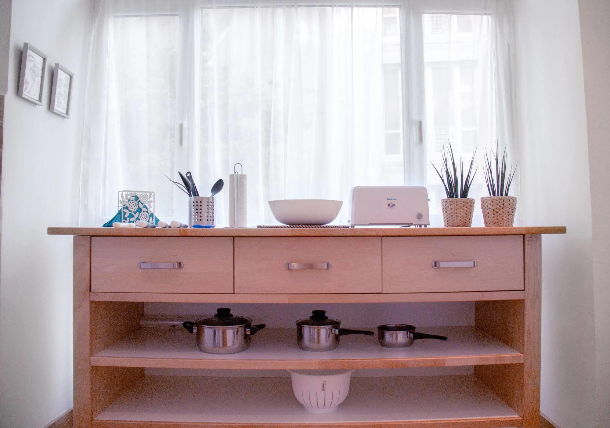 Lollipop Flats City Centre Deluxe Suite มาดริด ภายนอก รูปภาพ